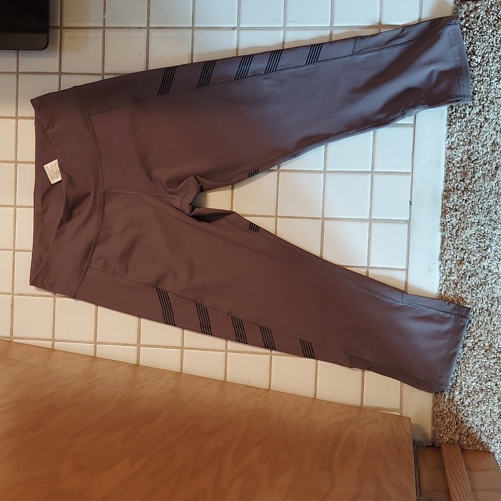 Reebok cropped leggings with mesh blocking